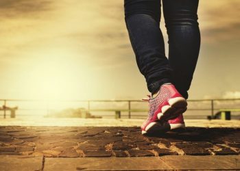 6 οφέλη που προσφέρει στην υγεία το καθημερινό περπάτημα