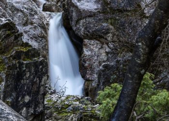Άνω Σκοτίνα: Το πέτρινο χωριό με θέα τον Όλυμπο και το Αιγαίο