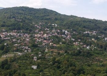 Το μικρό χωριουδάκι της Μαγνησίας που τους χειμερινούς μήνες δεν το «λούζει» ο ήλιος
