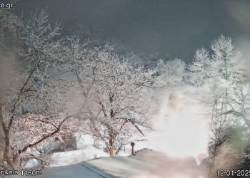 Σε λευκό σκηνικό τα ορεινά της Καλαμπάκας και της Πύλης -Ξεκίνησαν οι χιονοπτώσεις από αργά το μεσημέρι και συνεχίζονται