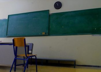 Βόλος: Μαθητής φώναξε “Χάιλ Χίτλερ” σε παρουσίαση βιβλίου για το Ολοκαύτωμα!