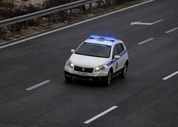 Πολίτης δάγκωσε αστυνομικό κατά τον σωματικό έλεγχο στην Αττική