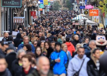 Ανοιχτά τα καταστήματα αύριο Κυριακή – Τι θα γίνει με τα σούπερ μάρκετ