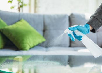 Deep cleaning: Πώς να καθαρίσεις σε βάθος κάθε γωνιά του σπιτιού