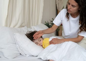Είναι νοροϊός ή σιγκέλλα αυτό που έχει το παιδί σας; Πώς να καταλάβετε τη διαφορά