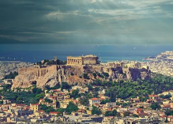 Γιατί οι Έλληνες δεν κάνουν οικογένεια – Συνθήκες ή επιλογή;