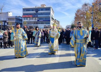 Με μεγαλοπρέπεια ο εορτασμός των Θεοφανείων στα Τρίκαλα