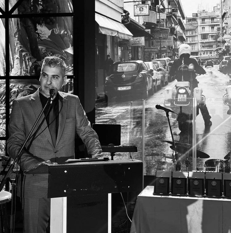 Γιάννης Αναγνώστου: “Οι αστυνομικοί υπερβάλλουν εαυτόν στις γιορτές στα Τρίκαλα” (ηχητικό)