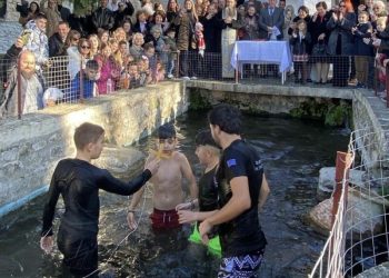 Θεοφάνεια 2025 και ρίψη του τιμίου σταυρού στο Γριζάνο Τρικάλων: Ένα Έθιμο που Ενώνει την Κοινότητα