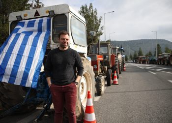 Στέφανος Κασσελάκης: Τι είδε και τι είπε στο αγροτικό μπλόκο της Λάρισας (ΦΩΤΟ)