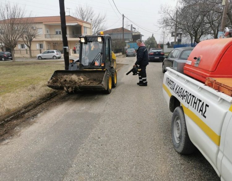 Συνεχίζεται η καθαριότητα σε συνοικίες των Τρικάλων