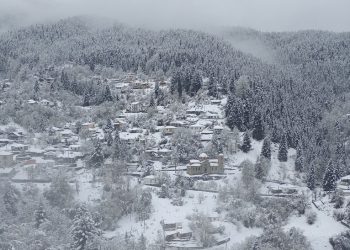 Χειμωνιάτικο παραμύθι στον Ασπροπόταμο | Μαγικές εικόνες από τη χιονισμένη Κρανία