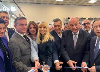 Από την έκθεση προϊόντων της Θεσσαλικής γης η Υφυπουργός Κοινωνικής Συνοχής και Οικογένειας, Κατερίνα Παπακώστα υπογράμμισε τον στρατηγικό ρόλο των προϊόντων ΠΟΠ-ΠΓΕ στην ανάδειξη της αγροτικής ταυτότητας της Θεσσαλίας