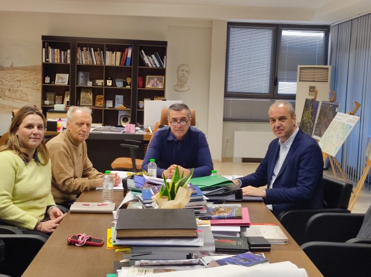 Η Περιφέρεια Θεσσαλίας χρηματοδοτεί την κατεδάφιση επικίνδυνων κτιρίων σε χωριά της Ελασσόνας  από το σεισμό του Μαρτίου του  2021
