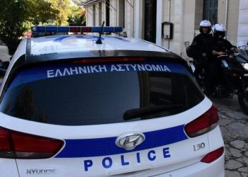 Αχαΐα: 23χρονη απείλησε με μαχαίρι τη μητέρα της – Αναζητείται από την αστυνομία