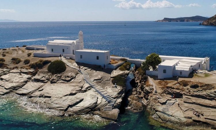 Τα τρία ελληνικά νησιά που προτείνει η La Repubblica για διακοπές το 2025