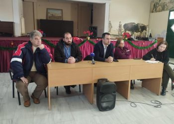 Κάτοικοι της Φαρκαδόνας και των Μεγάλων Καλυβίων μετέφεραν τα προβλήματα στον Αλέξη Χαρίτση