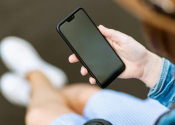 Πώς οι απατεώνες μαθαίνουν τον αριθμό του κινητού σας