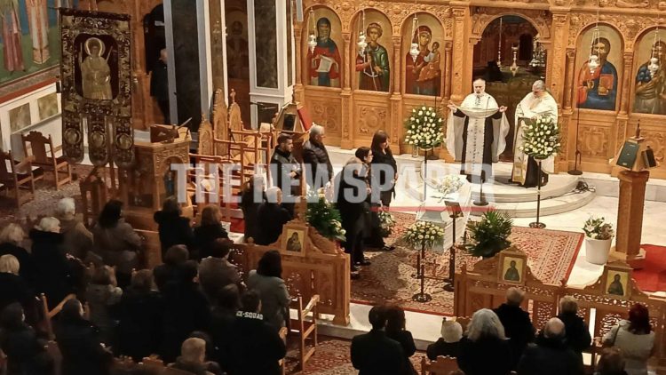 Τελευταία πράξη της τραγωδίας με την κηδεία του Δημήτρη Χρήστου (ΕΙΚΟΝΕΣ)
