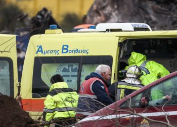 Τέμπη 2 χρόνια μετά: Διασώστες περιγράφουν τα πρώτα λεπτά μετά την τραγωδία – «Μας έφερε γλυκά κι έφυγε να κηδέψει την κόρη της»