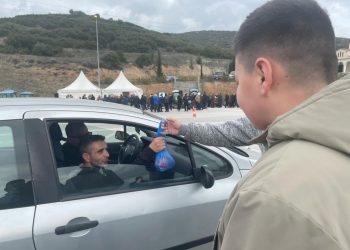 Αγιά Λάρισας: Χάρισαν προϊόντα οι… εξεγερμένοι αγρότες! (ΕΙΚΟΝΕΣ)