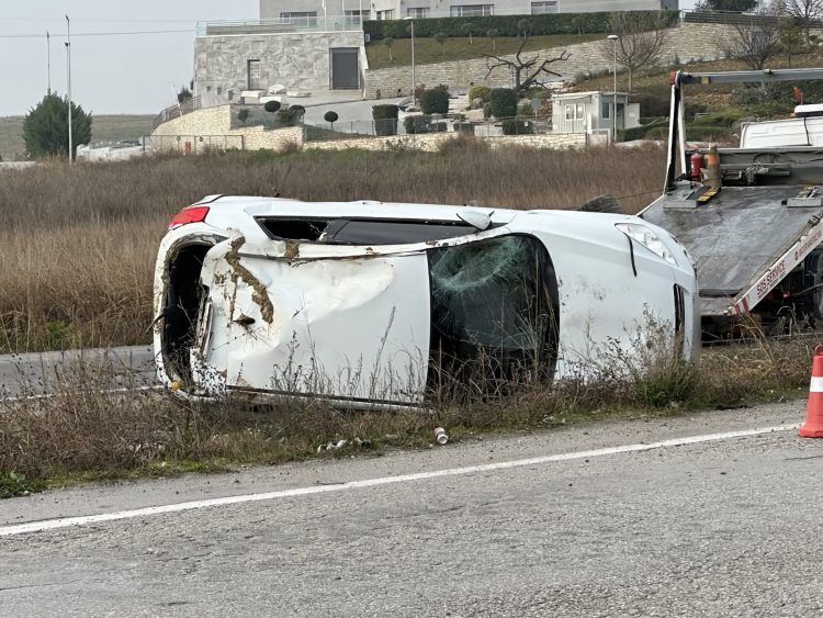“Τούμπαρε”, ύστερα από τρελή πορεία, ΙΧΕ στην Ε.Ο Λάρισας – Τρικάλων (ΕΙΚΟΝΕΣ)