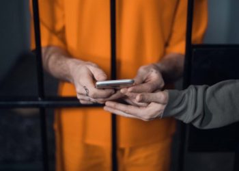 Φυλακές Λάρισας: Κρατούμενοι βγαίνουν live στα social μέσα απ’ τα κελιά!!!