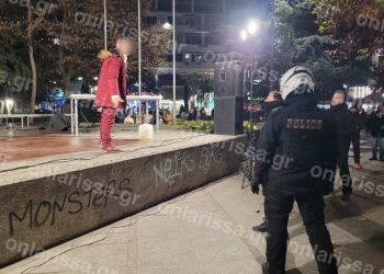 Λάρισα: Βαριά “καμπάνα” στον 50χρονο που επιχείρησε να περιλούσει με βενζίνη την γυναίκα του κι ύστερα απειλούσε να αυτοπυρποληθεί