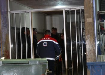 Τραγωδία στη Λάρισα: Πήδηξε στο κενό μπροστά στα μάτια της μάνας της η 38χρονη – Προσπάθησε να την κρατήσει…