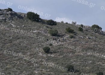 Εντοπισμός πτώματος έξω από τη Λάρισα – Σοκάρει κτηνοτρόφος της περιοχής: «Επί πέντε ημέρες τα σκυλιά γαυγίζαν στο βουνό» (ΕΙΚΟΝΕΣ – ΒΙΝΤΕΟ)