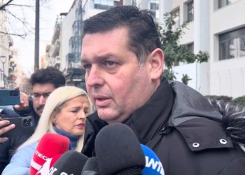 Λάρισα: Αιτήματα ενσωμάτωσης τεράστιου ψηφιακού υλικού που λείπει από τη δικογραφία των Τεμπών κατέθεσε δικηγόρος οικογενειών (ΒΙΝΤΕΟ)