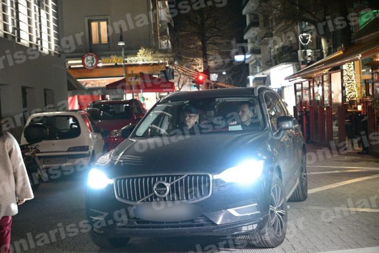 Λάρισα: Έφτασαν στα Δικαστήρια οι γονείς και ο θείος του Βασίλη Καλογήρου – Περνούν το κατώφλι του εισαγγελέα για κατάθεση (ΕΙΚΟΝΑ)