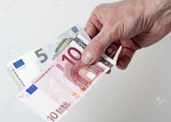 Βόλος: Καταδικάστηκε για υπεξαίρεση 15 €!