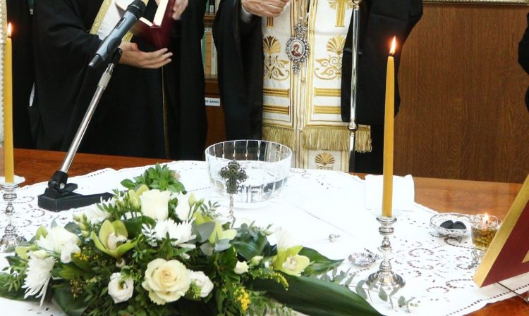 Γιατί τελούμε κάθε μήνα αγιασμό