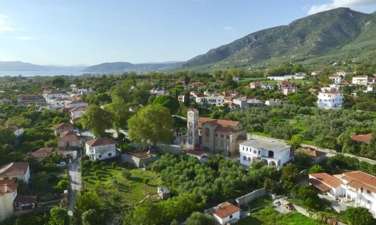 Tο «χωριό των λουλουδιών» λίγο έξω από τον Βόλο