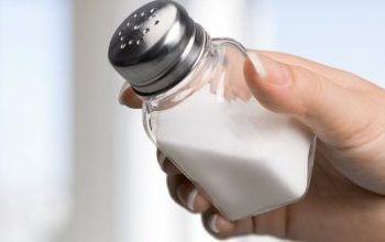 Αλάτι: Πόσο αυξάνει τον κίνδυνο εγκεφαλικού – Πώς αντιστρέφεται η κατάσταση