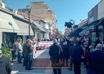 Καρδίτσα: Δυναμική κινητοποίηση για τα «Τέμπη της ζωής μας …» (ΕΙΚΟΝΕΣ – ΒΙΝΤΕΟ)