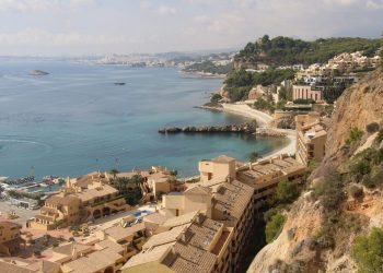 Οι 10 πιο οικονομικοί προορισμοί για τις καλοκαιρινές διακοπές 2025 – Ένα ελληνικό νησί στη λίστα