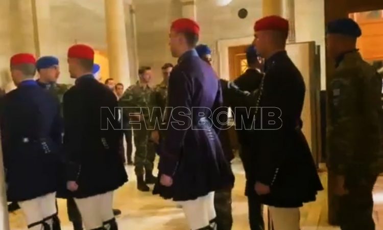 Επεισόδια μετά το συλλαλητήριο για τα Τέμπη – Στη Βουλή βρήκαν καταφύγιο οι εύζωνες (Vid)