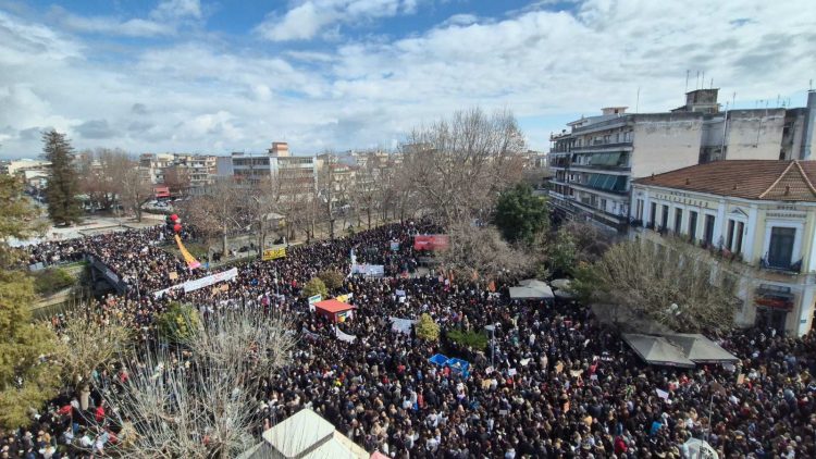 Λαϊκός ξεσηκωμός – “σεισμός” στα Τρίκαλα για το έγκλημα των Τεμπών (ΝΕΕΣ ΕΝΤΥΠΩΣΙΑΚΕΣ ΕΙΚΟΝΕΣ)
