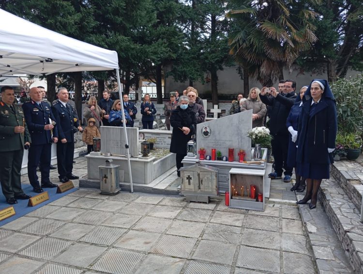 Ρίγη συγκίνησης προκάλεσαν στο Στρατιωτικό Νεκροταφείο σπουδαστές της ΣΜΥ Φωτό Βίντεο