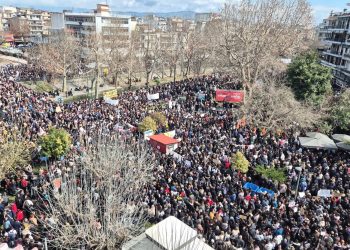 ΔΕΙΤΕ από ψηλά την άνευ ιστορικού προηγουμένου συγκέντρωση για τα ΤΕΜΠΗ στα Τρίκαλα (ΕΙΚΟΝΕΣ – ΒΙΝΤΕΟ)