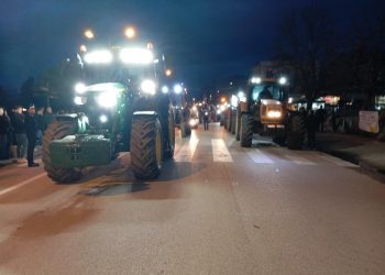 Αγρότες σε θέση μάχης – Ηχηρό μήνυμα με νέα πορεία με τα τρακτέρ στα Τρίκαλα (φωτό-video)