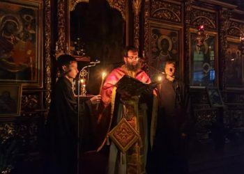 Βραδιά κατάνυξης κι ευλάβειας υπό το φως των κεριών στα Τρίκαλα