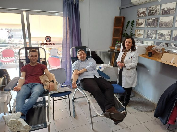 Σταγόνες ζωής προσέφεραν οι Τρικαλινοί αστυνομικοί