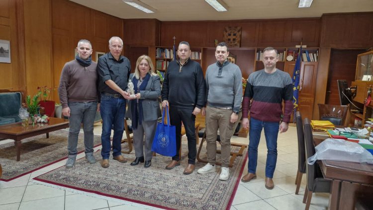 Στην αντιπεριφερειάρχη Τρικάλων αντιπροσωπεία της Τοπικής Διοίκησης Τρικάλων της Διεθνούς Ενώσεως Αστυνομικών