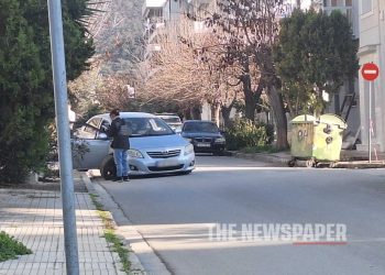 Έχασε τον έλεγχο και «κάρφωσε» το Ι.Χ. σε πεζοδρόμιο (ΕΙΚΟΝΕΣ)