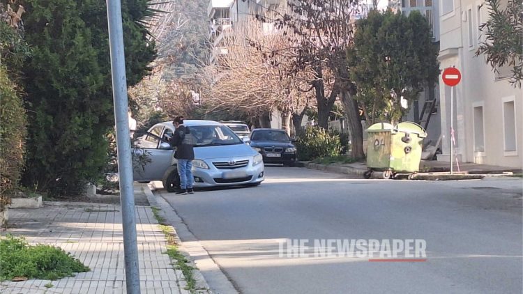 Έχασε τον έλεγχο και «κάρφωσε» το Ι.Χ. σε πεζοδρόμιο (ΕΙΚΟΝΕΣ)