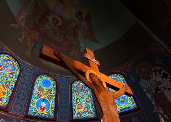 Πανικός σε εκκλησία του Βόλου – Πιστός μπήκε στο ναό με κουζινομάχαιρο