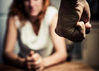 Βόλος: Απείλησε την εν διαστάσει σύζυγό του ότι θα την «καθαρίσει» – «Τράβα ψόφα»